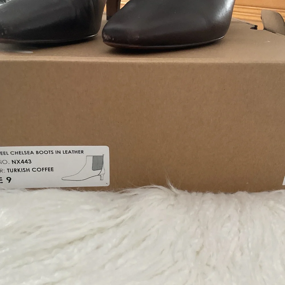 Madewell Kitten Hell Cheslsea boots in Leather - Picture 2 of 4